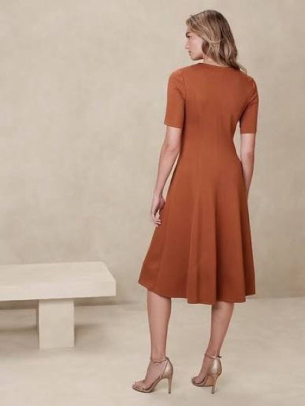 Banana Republic soft touch scuba seamed midi dress adobe brick in medium